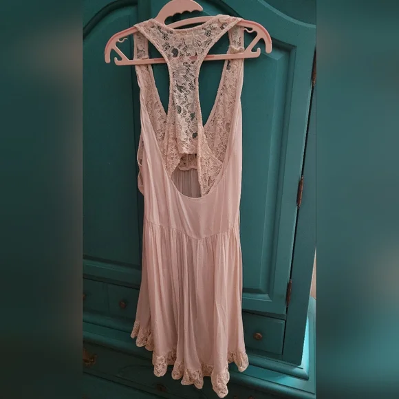 POL Cream Lace-Back Midi Dress - Picture 2 of 4